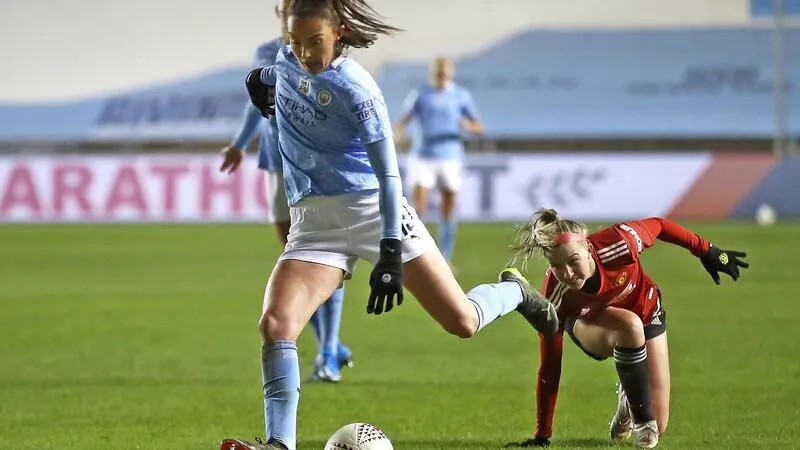 Kỹ Thuật Đá Bóng Bằng Mu Bàn Chân: Bí Quyết Để Chơi Bóng Đá Hiệu Quả