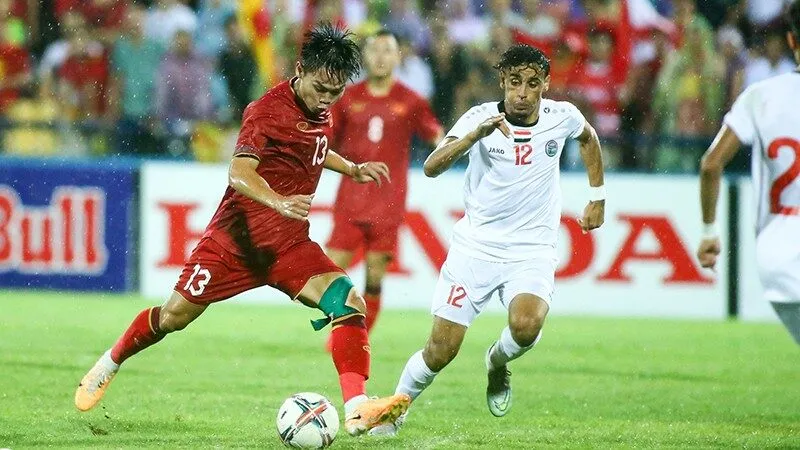 Hướng Dẫn Chi Tiết Kỹ Thuật Sút Bóng Bằng Mu Bàn Chân Ngoài Trong Bóng Đá