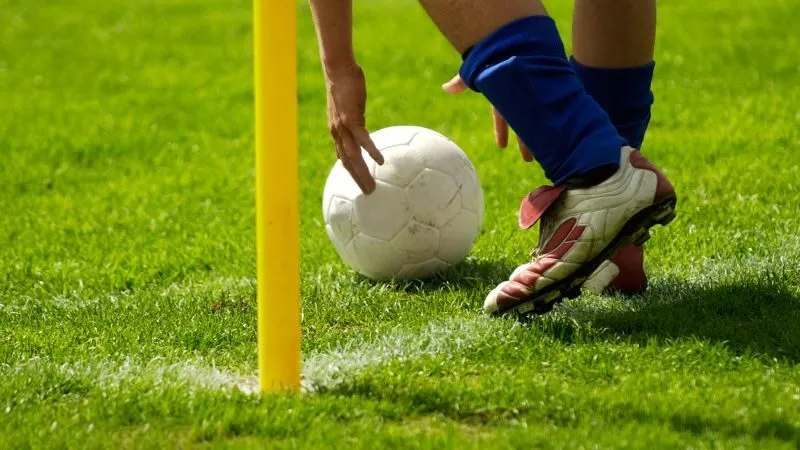Cẩm nang thuật ngữ bóng đá cho người mới bắt đầu